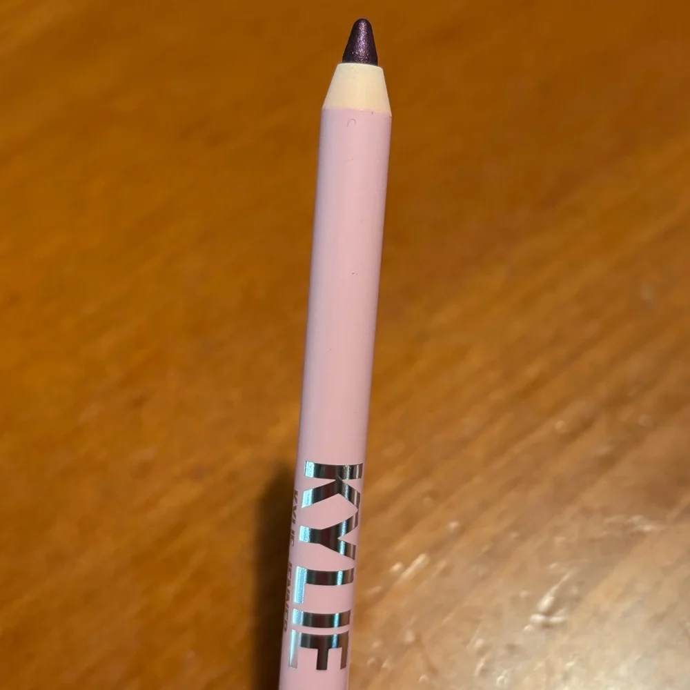 Kylie Kyliner Gel Eyeliner Shimmery Purple